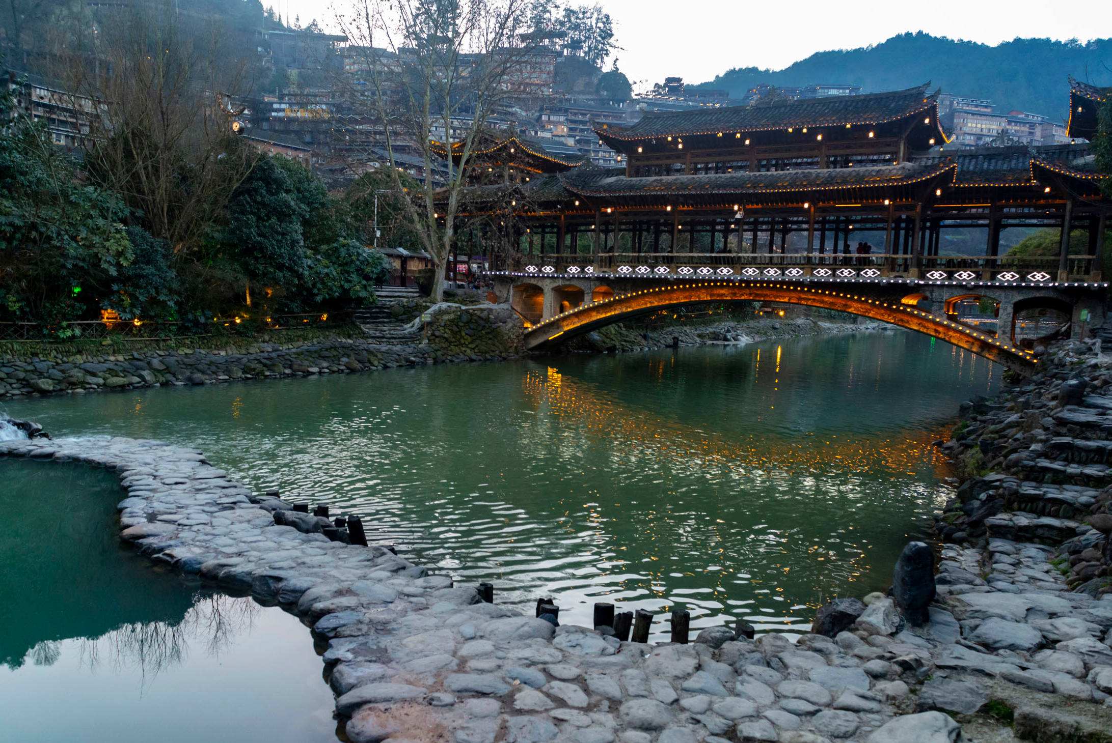 黔东南旅游必去景点(黔东南必去的五个景点)-图1