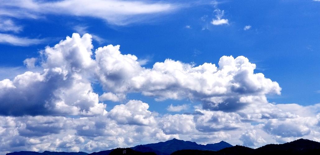 看白云才看清了我自己是什么歌（这首歌完整歌词）