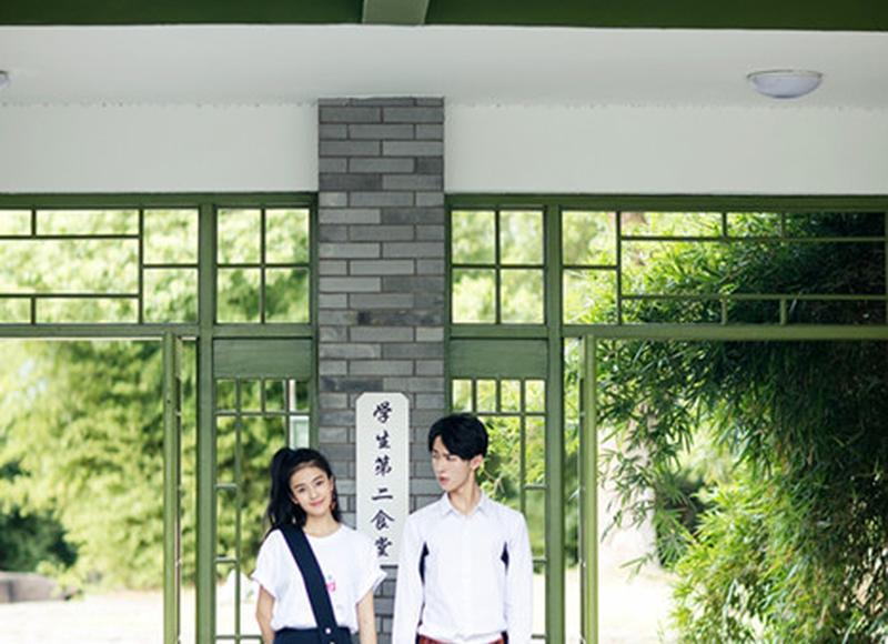 如何判断内向女生暗恋你(内向女生暗恋你的主要特征) 如何判断内向女生暗恋你(内向女生暗恋你的主要特征)