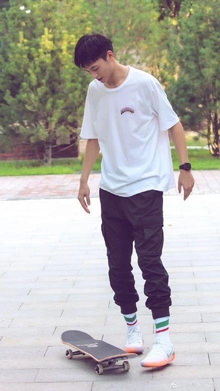 豆瓣8.8分麻醉风暴导演首部网剧《民国少年侦探社》好看吗？