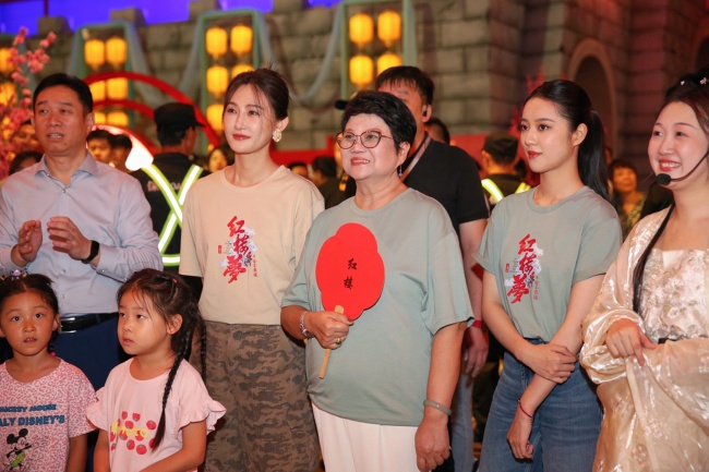 电影《红楼梦之金玉良缘》沈阳路演 导演胡玫：希望观众忘掉我，把曹雪芹记在心里