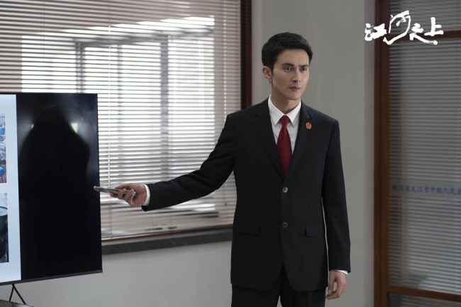 《江河之上》高伟光倾情演绎法官严面而有温度