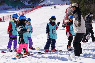 ​大别山中乐享冰雪