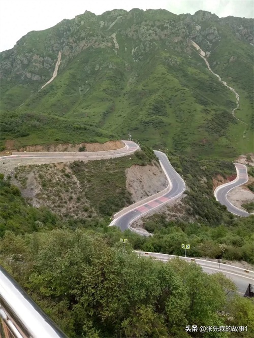 最美乡间公路之“山路十八弯”。