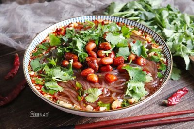 ​在家自制酸辣粉，酸辣过瘾，比买的还好吃