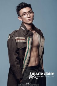 ​怎么回事，张一山杨紫深夜互撩？