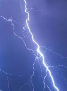 ​杭州惊现落地雷与中元节有关吗？