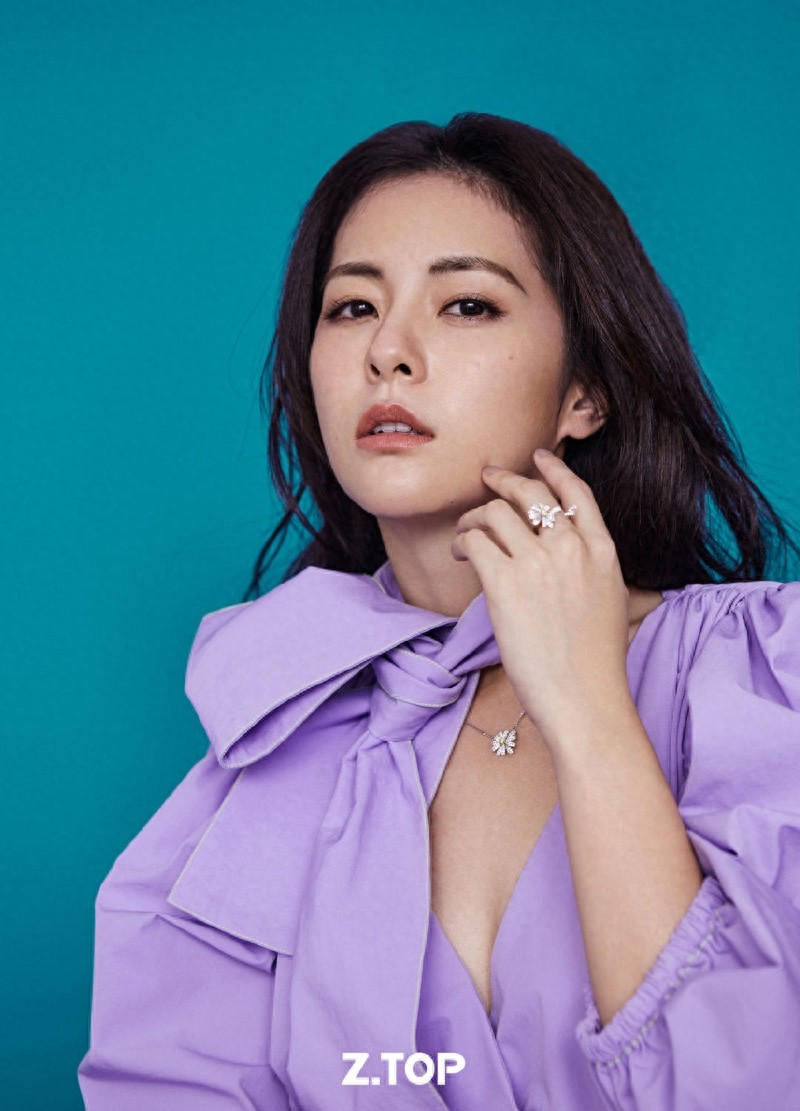 任容萱，百变造型写真图片，优雅迷人