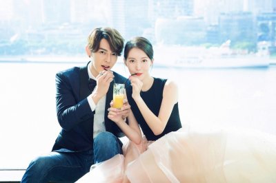 ​小心前方高糖预警 汪东城金晨搂腰甜蜜互动